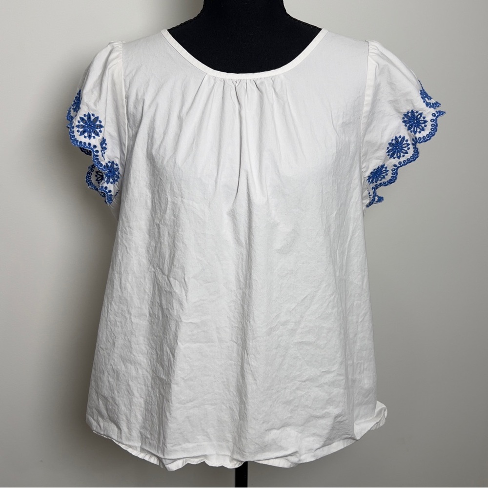 J. Crew Women’s White Top with Blue Embroidered Flower Flutter Sleeves Medium